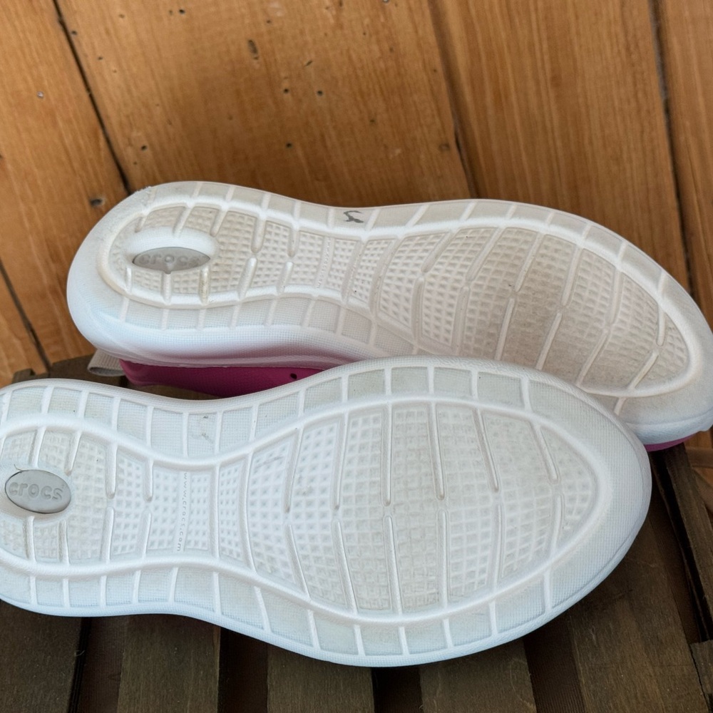 Crocs Shoes Kid's Size J4 Women’s Size 6 Literide Pacer Pink Sneaker Lightweight - Picture 9 of 9